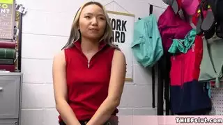 قبضتني على آسيا لسرقة متجر