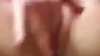 امرأة شقراء مذهلة ، موكا مورا تحصل على مارس الجنس بينما تمص قضيب عشيقها الصخري الثابت