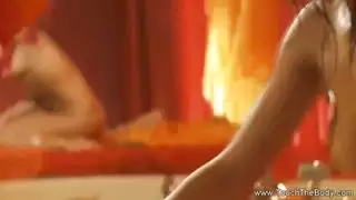 جعله يسترخي مع التدليك