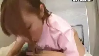 ممرضة الآسيوية الساخنة يعطي رئيس ويحصل قذف المني