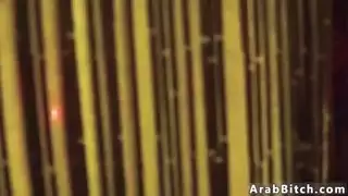 الزوجة العربية جاكبانج وقضيب صغير عصفور موجودة!