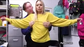 محاولة سرقة ديك رومي في بطن مزيف