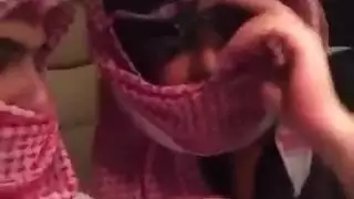 عرض الثدي فتاة عربية