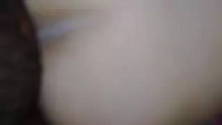 رجل أسود كبير ديك يقصف بوس عشيقه الشقراء الضيق