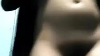 شرموطة مصرية محجبة تستعرض لنياكها