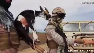 العربية الجميلة مارس الجنس نقطة انخفاض الغنائم ، كم خارج القاعدة