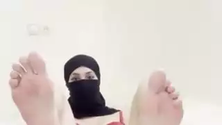 النقاب فتاة عربية الحجاب يستمني، اللعب كس، فرك البظر، المثيرة الخيال مسلم منفرد