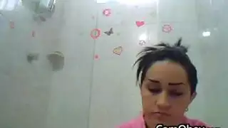 الشعر الداكن على وشك ممارسة الجنس مع رجال عشوائيين ، خلال جلسة DirtyCam