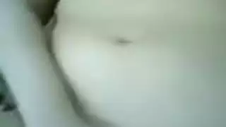 الفاجره تلعب فى كسها اوى وتقول لعشيقها حطه بقا انا كسى ولع وينيكها ويفشخها