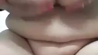 تلعب جبهة مورو العربية مع الثدي الضخمة وجزء الهرة