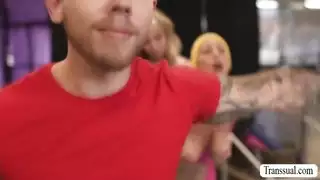 شيمالي الجذاب الثلاثي: جرايسي جين ، كويني سيتين ، وإريك جون