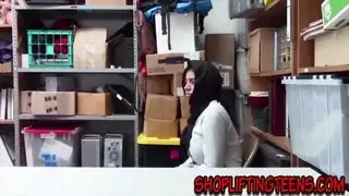 سارق المتاجر العربي سيء