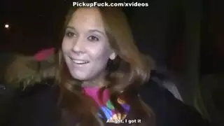 ممارسة الجنس مع فتاة مثيرة في السيارة