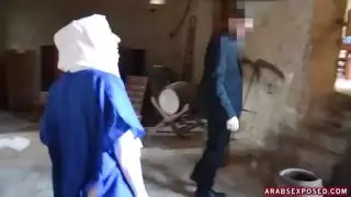 قابل صديقة عربية مثيرة جديدة ومديري يمارس الجنس معها جيدًا لترى
