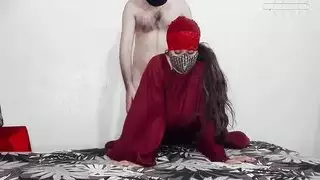 المرأة المحجبة في الجنس بأسلوب هزلي