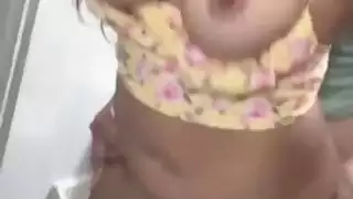 اوسخ سكس مصرى فضيحة سمر شرموطة اسكندرية الواد زنقها و ناكها فى مخزن محل الملابس براحة يا احمد كسم زبك ناشف اوى