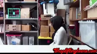 العربية في سن المراهقة المتسوق مص الديك والحصول على نائب الرئيس الوجه
