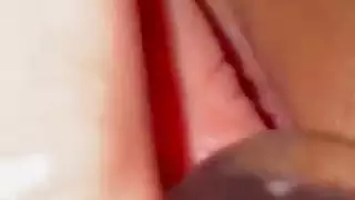 فقدت أختي عذريتها عندما كانت تمارس الجنس مع كسها الرطب الوردي الضيق مع دسار زجاجي ضخمالآن هي مجنونة وأنا سأمارس الجنس معها لتجعلها سعيدة وأوقف دموعهاشين الحب مع بي بي سيالولايات المتحدة الأمريكية لا
