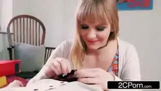 ممارسة الجنس مع زميلتي البالغة من العمر 18 عامًا