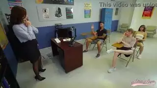 المعلمة الممحونة الينا انجل ومدرسة السكس