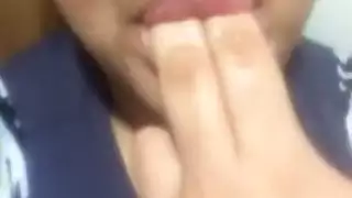 فتاة عربية كسولة
