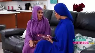 الحرير والتوابل (كيف تعادلت زوجتان محجبتان)