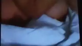 ربة منزل عربية تعرض الثدي لصبي منتديات دبي